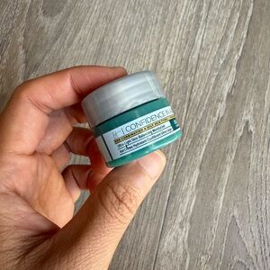 IT Cosmetics Confidence in a Cream for oily skin~ tester size 7ML